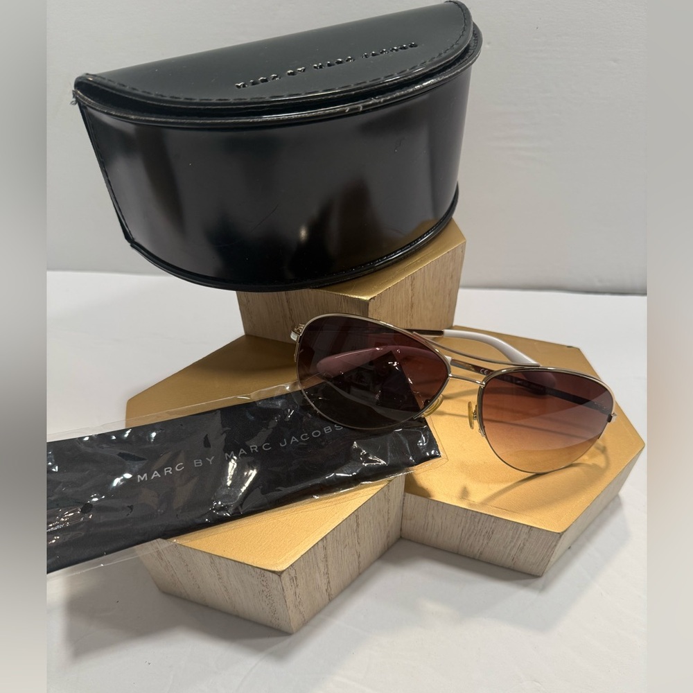 Marc by Marc Jacobs Women’s Rimless Aviators MMJ 119/S - Gold /White - Picture 13 of 15